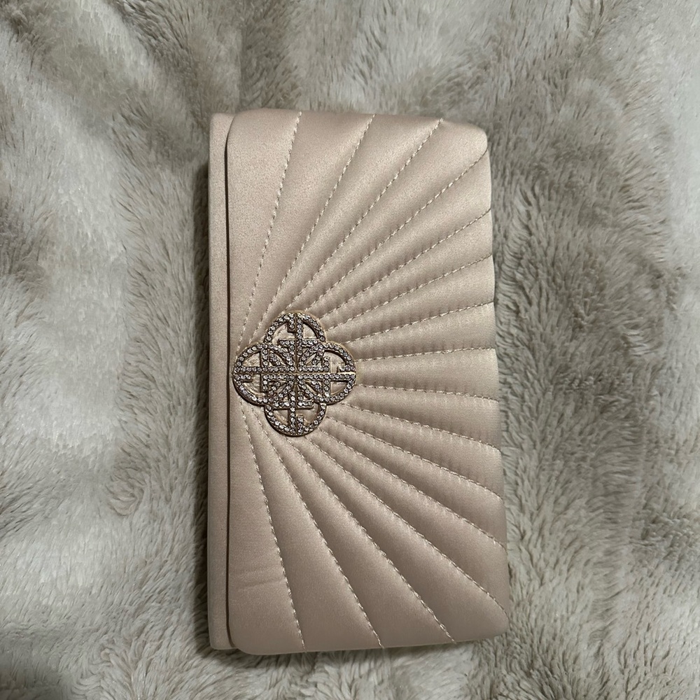 Elegant Cream Quilted Clutch GIANI BERNINI
